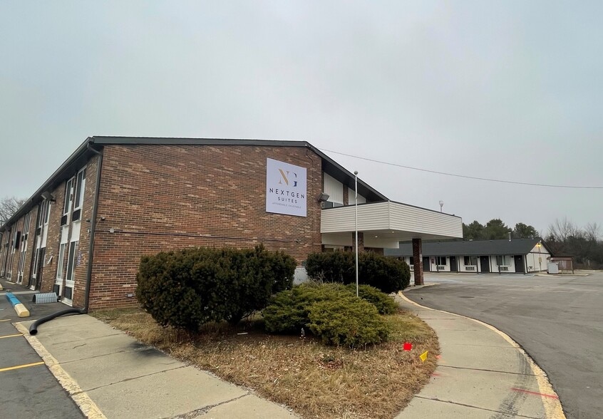 4380 W Pierson Rd, Flint, MI à vendre - Photo principale - Image 1 de 10