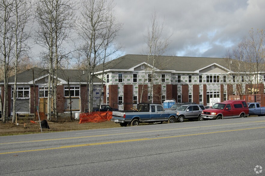 2388 Us-9, Malta, NY à louer - Photo du bâtiment - Image 2 de 18