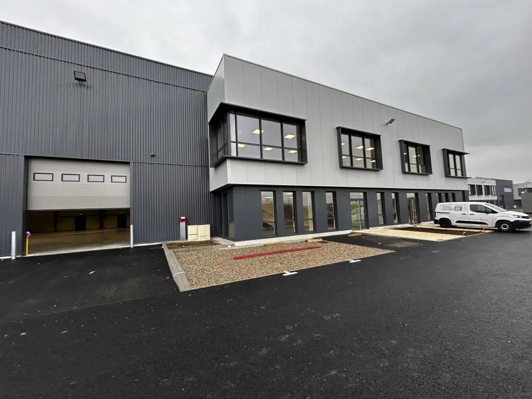 Flex in Saint-Priest for lease Building Photo- Image 1 of 22