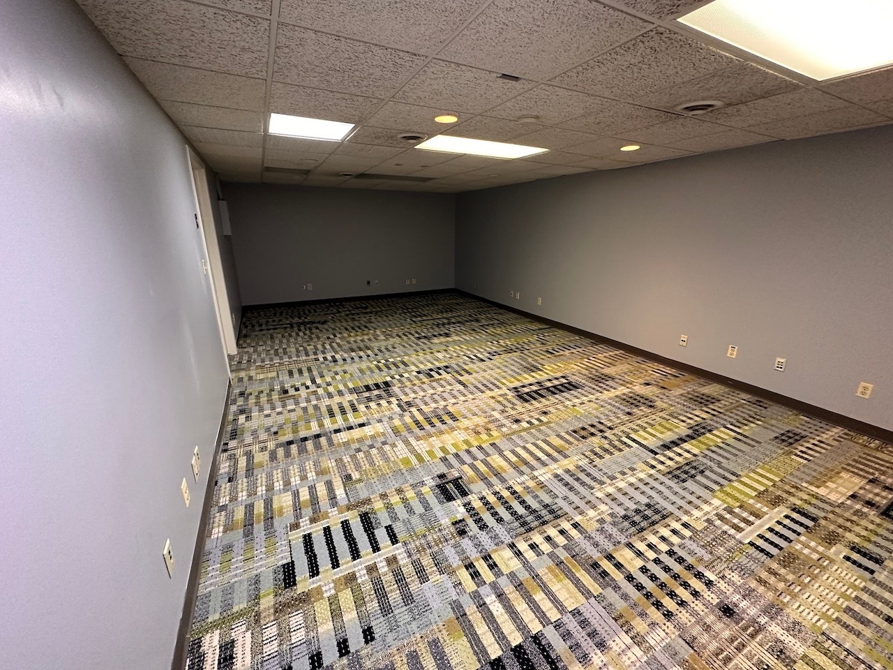 2335 Burton St Se, Grand Rapids, MI for lease Building Photo- Image 1 of 3