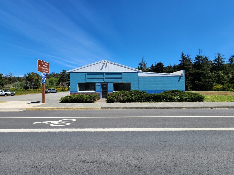 1738 Oregon St, Port Orford, OR à vendre - Photo du bâtiment - Image 3 de 13