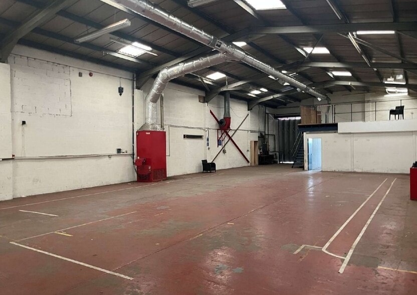 Benacre Dr, Birmingham for lease - Interior Photo - Image 3 of 3