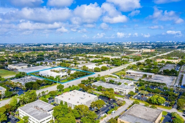 Plus de détails pour 2841 W Cypress Creek Rd, Fort Lauderdale, FL - Bureau à louer