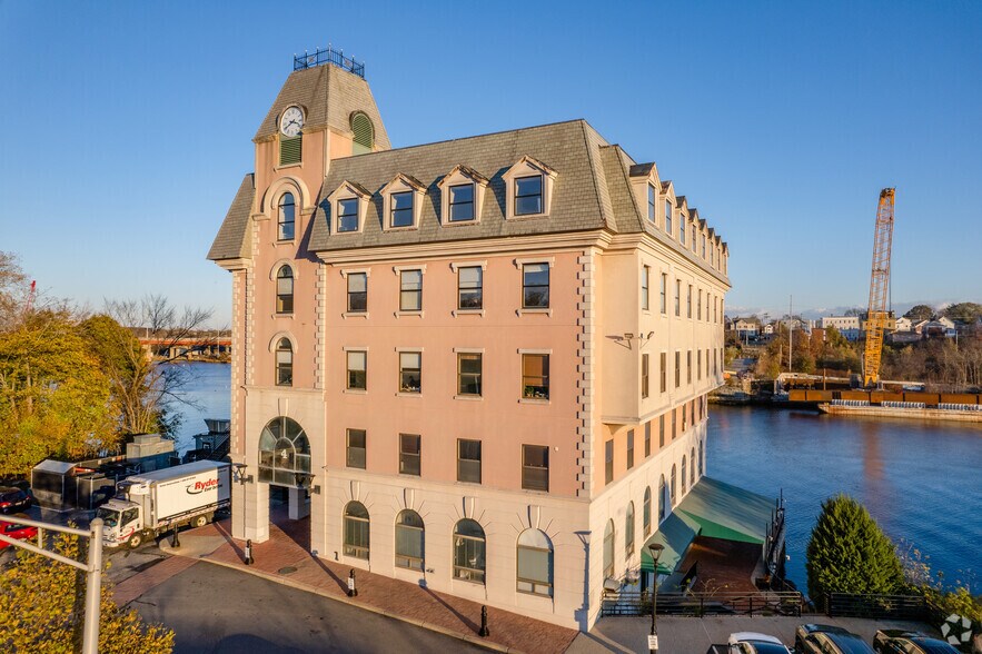 4 Richmond Sq, Providence, RI for lease - Primary Photo - Image 1 of 9