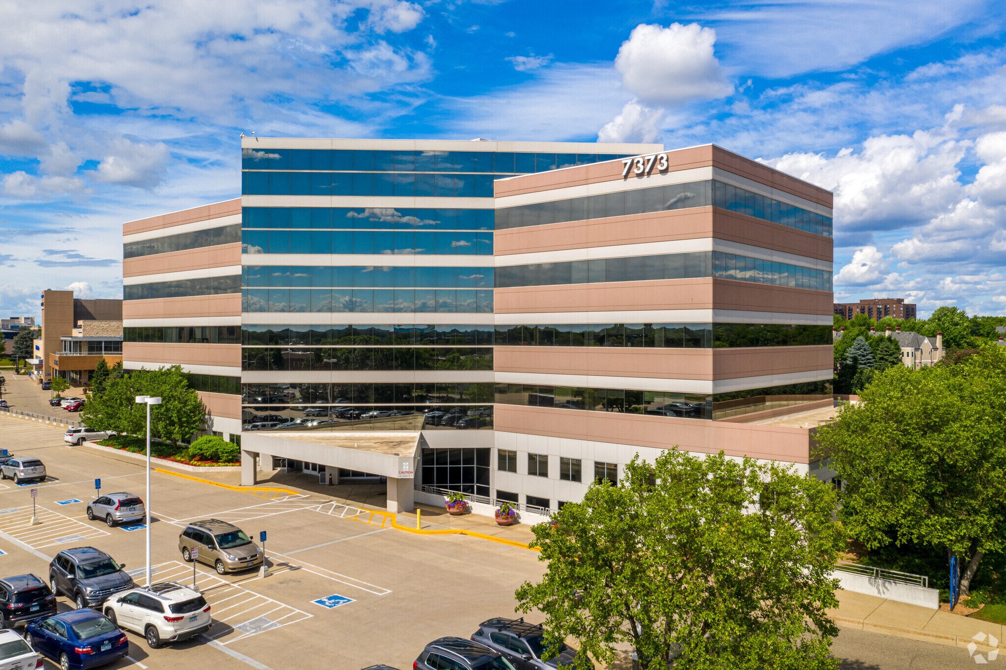 7373 France Ave S, Edina, MN à louer Photo principale- Image 1 de 9