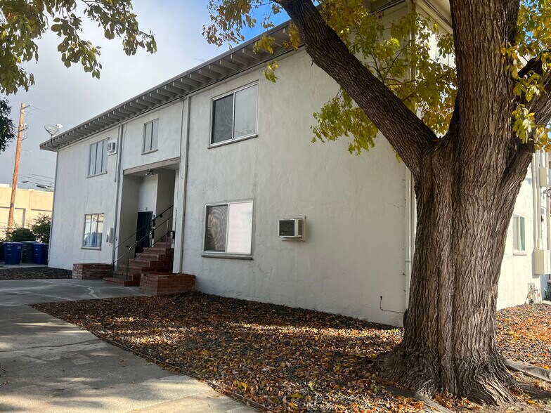 2766 & 2780 Argyll Ave portefeuille de 2 propriétés à vendre sur LoopNet.ca - Photo du bâtiment - Image 3 de 14