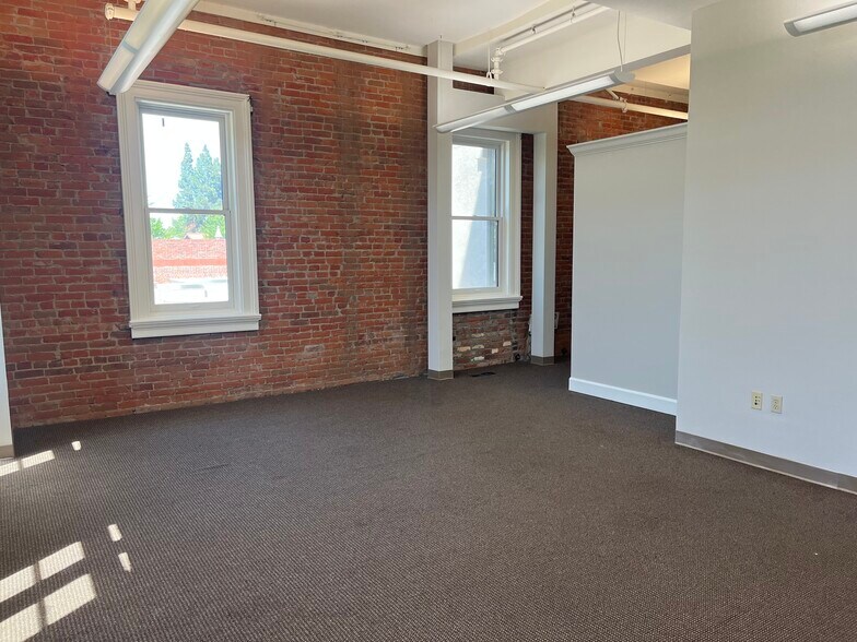 601-605 Main St, Woodland, CA for lease - Building Photo - Image 3 of 11