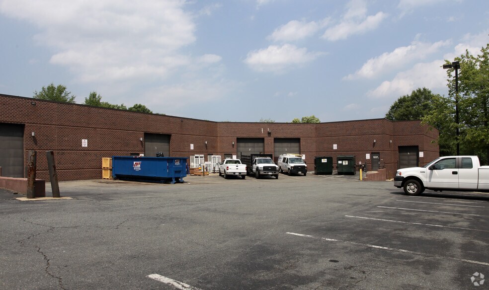 1001-1099 Brightseat Rd, Landover, MD à louer - Photo du bâtiment - Image 3 de 4