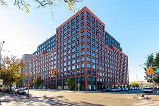 Plus de détails pour 40 Bruckner Blvd, Bronx, NY - Bureau/Médical, Commerce de détail à louer