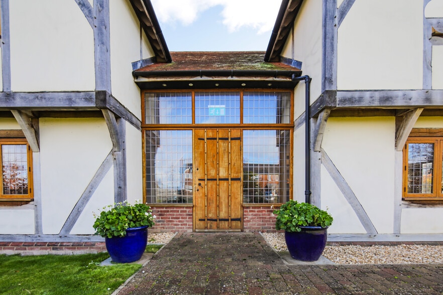 Abingdon Rd, Abingdon à louer - Photo du bâtiment - Image 3 de 22