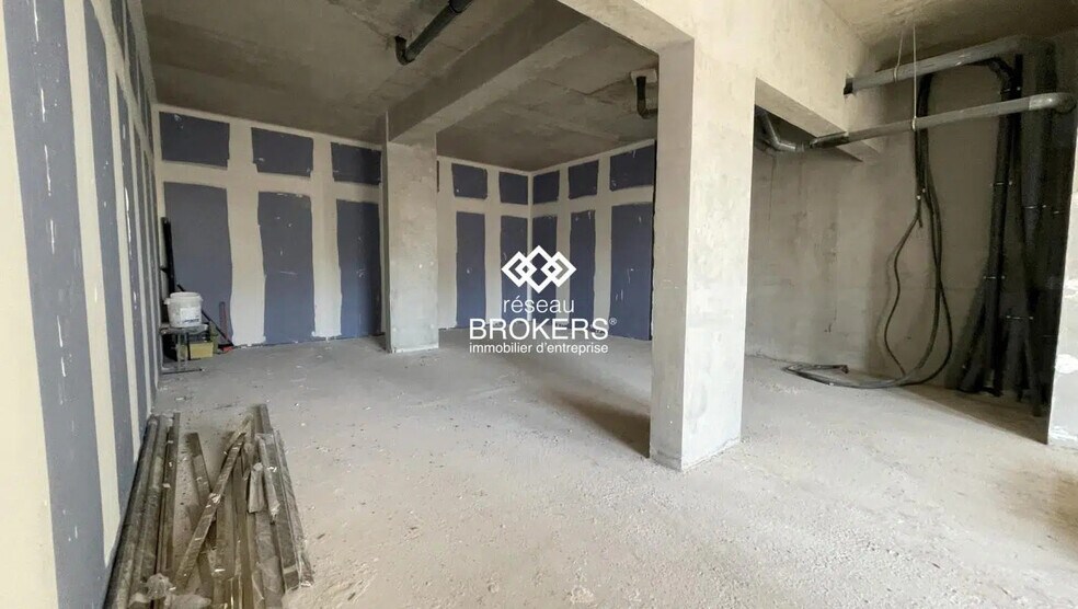 Industrial in Montpellier for sale - Building Photo - Image 2 of 11