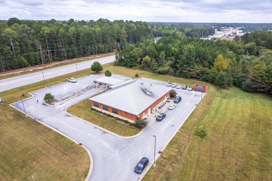 621 McNeil Cir, Thomson, GA à vendre - Photo du bâtiment - Image 3 de 4