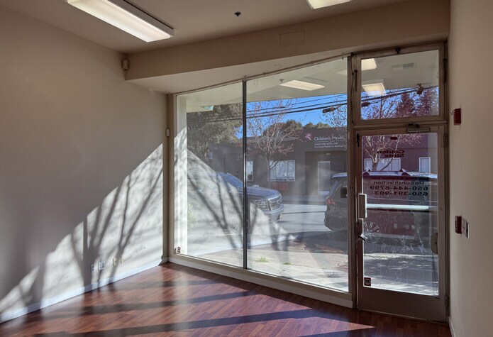 108 Gilbert Ave, Menlo Park, CA à louer - Photo intérieure - Image 2 de 4