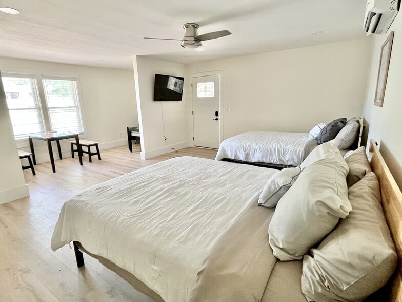 Vista Lakes portefeuille de 2 propriétés à vendre sur LoopNet.ca - Photo du bâtiment - Image 3 de 12