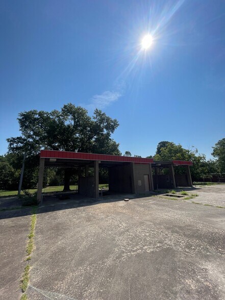 415 N Myrtle St, Pine Bluff, AR à vendre - Photo du bâtiment - Image 2 de 4