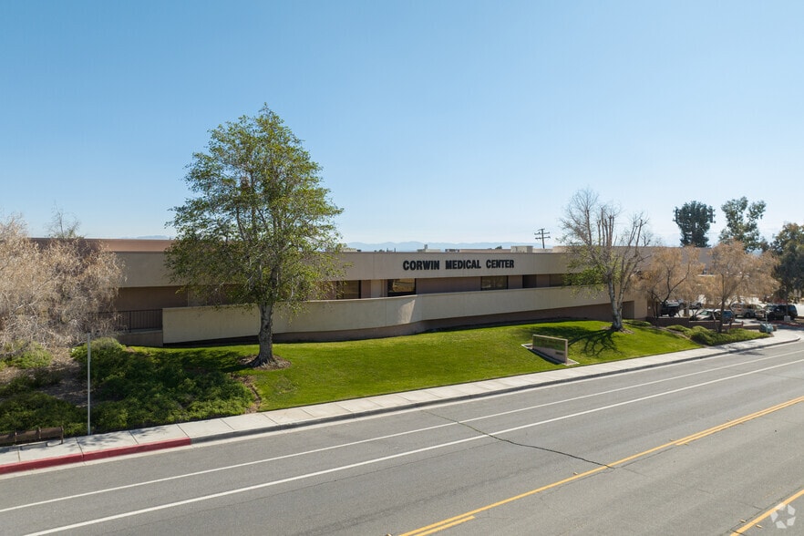 18523 Corwin Rd, Apple Valley, CA for lease - Building Photo - Image 3 of 7