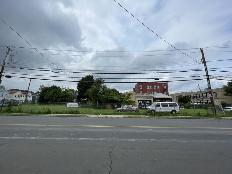 41-43 W Sandford Blvd, Mount Vernon, NY à louer - Photo du bâtiment - Image 2 de 6