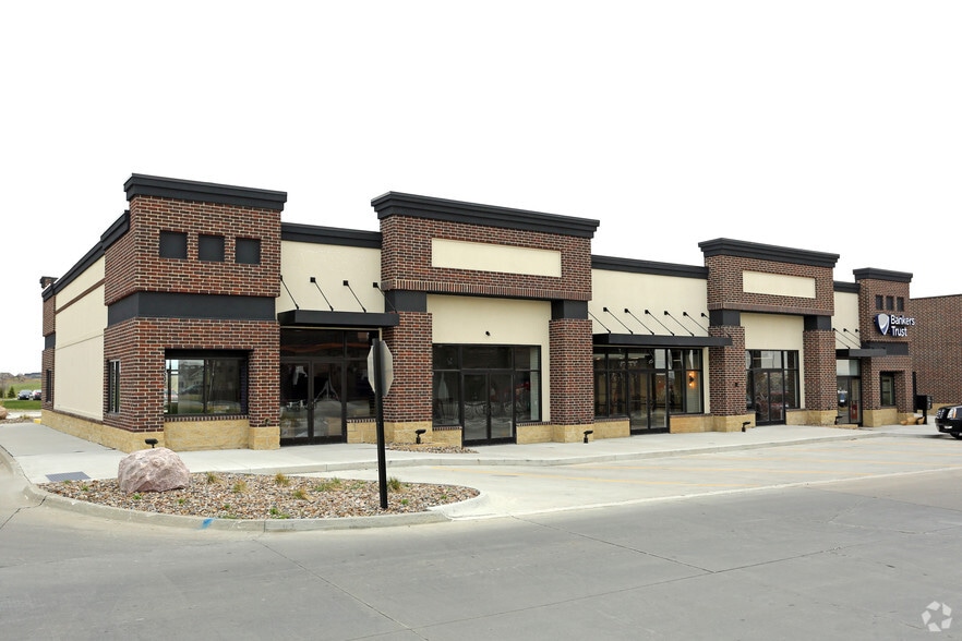 1850 SW Plaza Shops Ln, Ankeny, IA for sale - Building Photo - Image 2 of 26