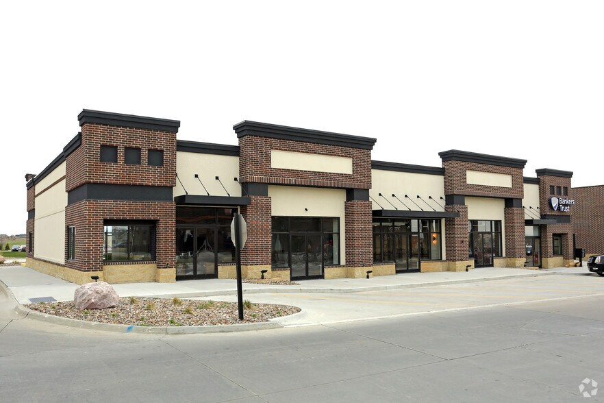 1850 SW Plaza Shops Ln, Ankeny, IA à vendre - Photo du bâtiment - Image 2 de 26