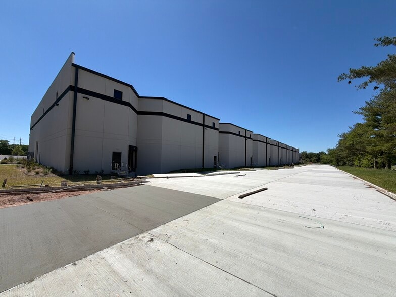 11 Royal, Flemington, NJ for lease - Building Photo - Image 3 of 6