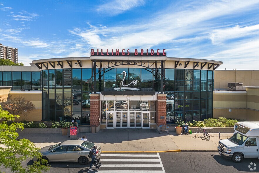 2277 Riverside Dr, Ottawa, ON for lease - Primary Photo - Image 1 of 2