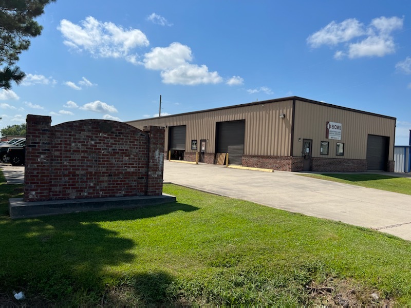 1427 Tiger Dr, Thibodaux, LA for lease Building Photo- Image 1 of 11