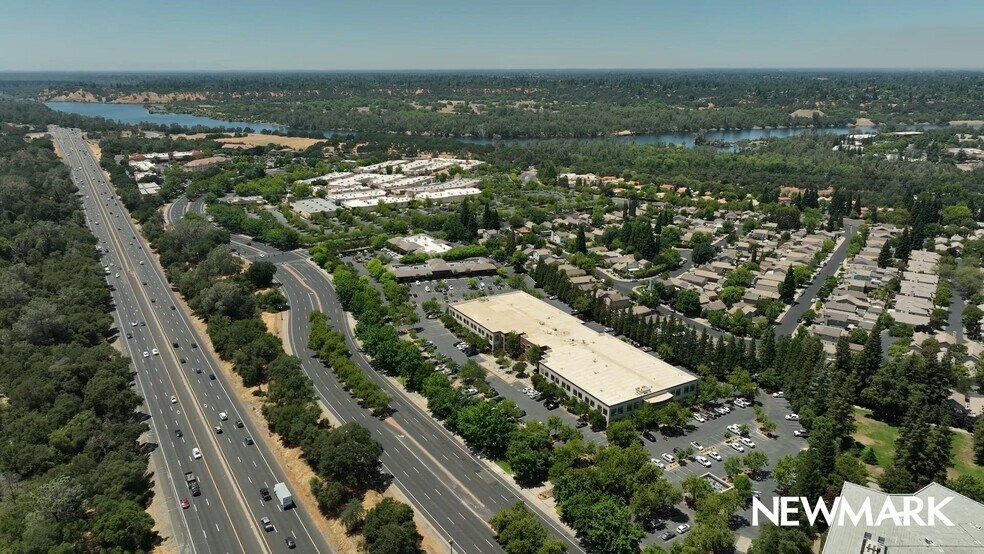 950 Iron Point Rd, Folsom, CA à louer - Vidéo sur l’inscription commerciale - Image 2 de 9