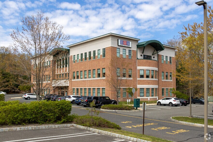 1451 State Route 34, Wall Township, NJ à louer - Photo du bâtiment - Image 3 de 27