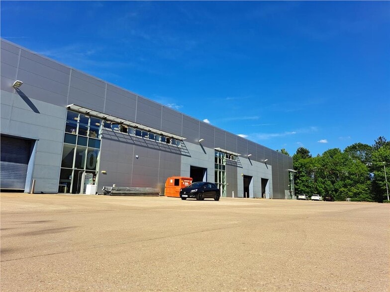 Chippenham Dr, Milton Keynes for lease - Building Photo - Image 2 of 4