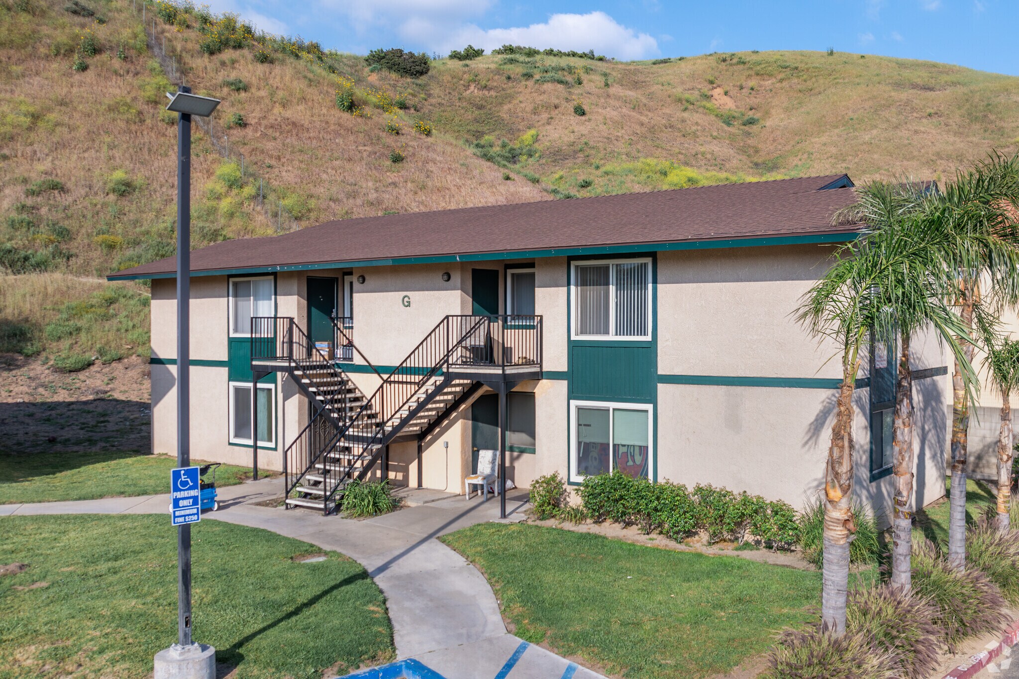 2294 Kendall Dr, San Bernardino, CA à vendre Photo du bâtiment- Image 1 de 9