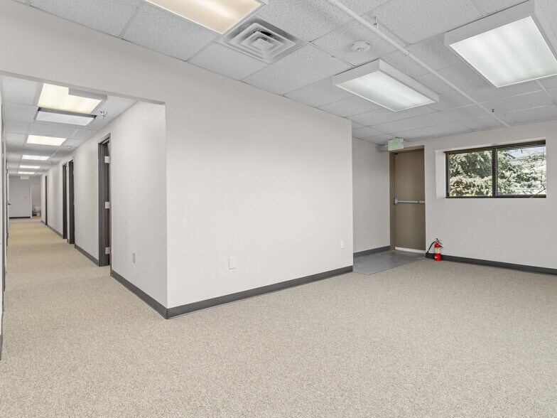 14320 Longs Peak Ct, Longmont, CO à louer - Photo du bâtiment - Image 3 de 22