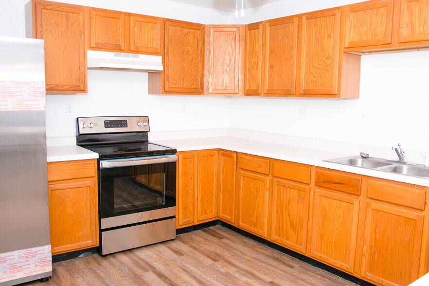 527 W Murray St, Macomb, IL for sale - Building Photo - Image 3 of 6