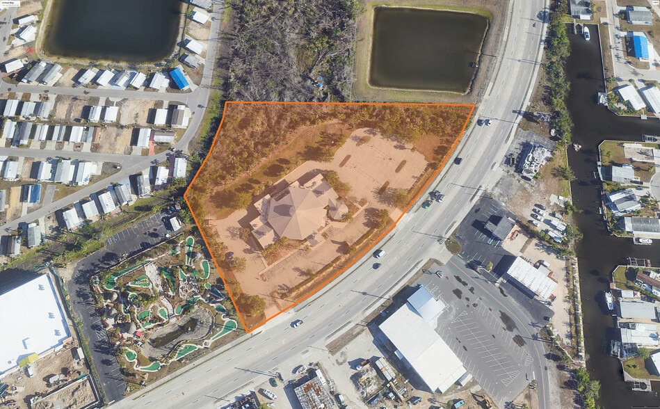 17650 San Carlos Blvd, Fort Myers, FL à louer - Photo du bâtiment - Image 2 de 3