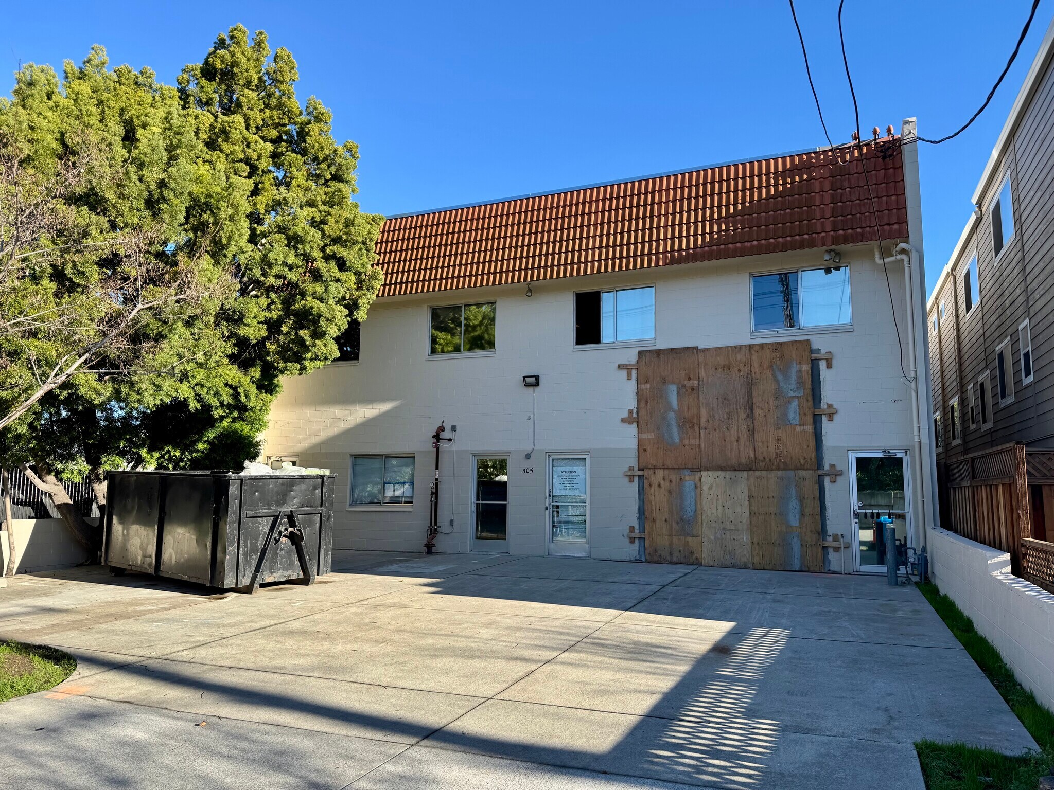 305 Old County Rd, San Carlos, CA à louer Photo principale- Image 1 de 7