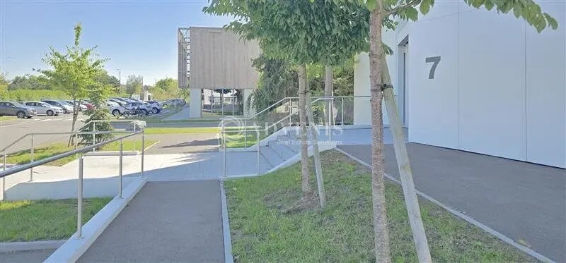 Bureau dans Lille à louer - Photo du bâtiment - Image 2 de 6