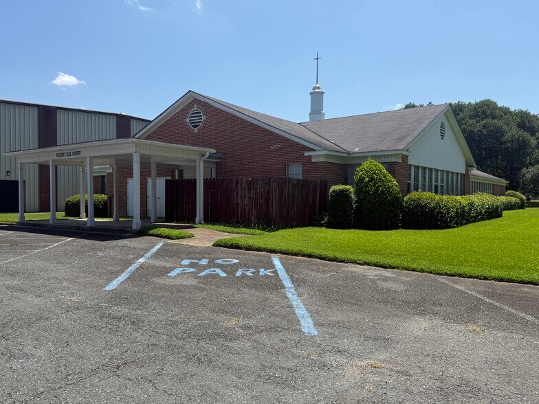 1915 Grover Pl, Shreveport, LA for lease - Building Photo - Image 3 of 23