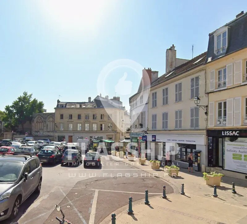 Commerce de détail dans Pontoise à louer Photo du bâtiment- Image 1 de 4