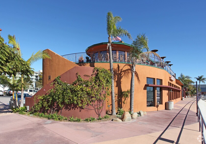 5000 N Harbor Dr, San Diego, CA à louer - Photo du bâtiment - Image 3 de 10