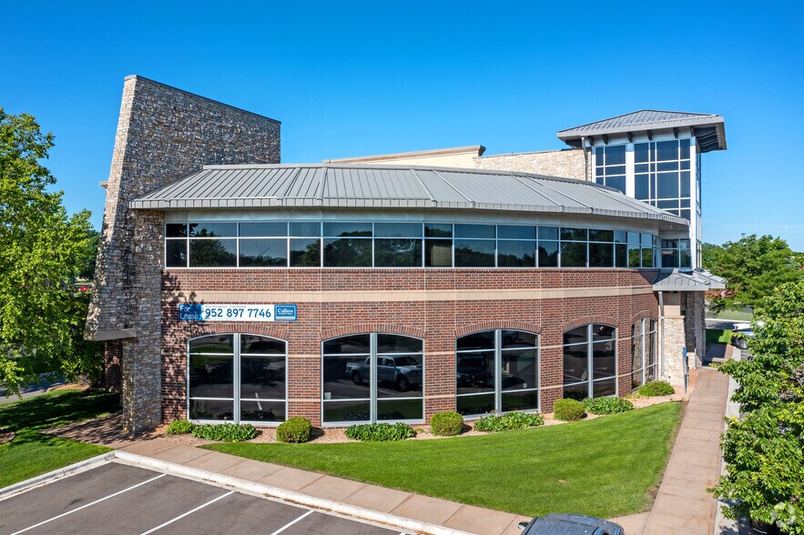 500 Marschall Rd S, Shakopee, MN à louer - Photo du bâtiment - Image 2 de 6