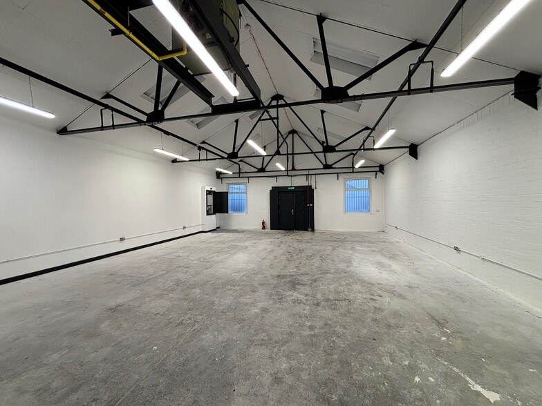 19-31 Lister Rd, Glasgow for lease - Building Photo - Image 2 of 12