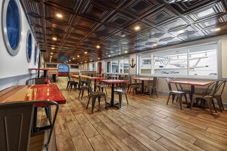 1 Angell Rd, Narragansett, RI à louer Photo intérieure- Image 2 de 7