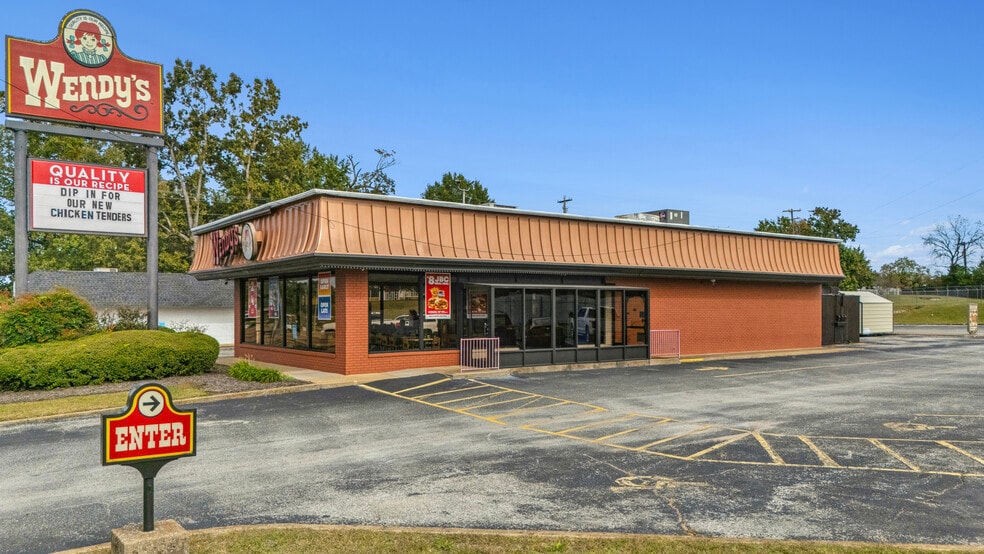 1646 S Highland Ave, Jackson, TN for sale - Building Photo - Image 2 of 7