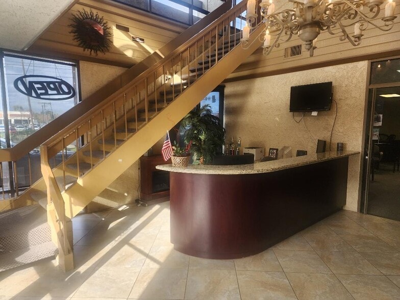 2055 Hamner Ave, Norco, CA à louer - Photo du bâtiment - Image 2 de 18