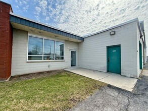 8555 Packard Rd, Niagara Falls, NY for lease Interior Photo- Image 2 of 37
