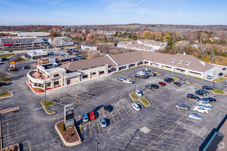 17800 W Bluemound Rd, Brookfield, WI for lease - Aerial - Image 1 of 10