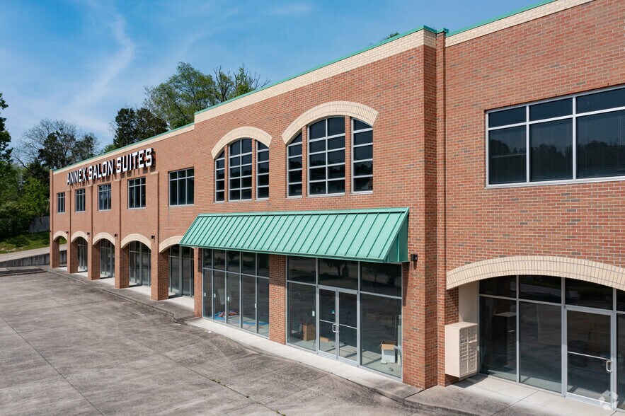 6946 Harrison Ave, Cincinnati, OH à louer - Photo du bâtiment - Image 3 de 11