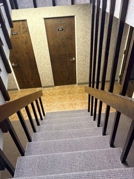 1003 Broadway, Highland, IL à louer - Photo du bâtiment - Image 3 de 7