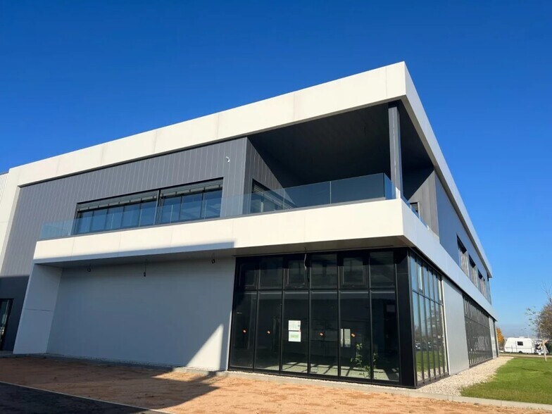 Flex dans Arnas à louer - Photo du bâtiment - Image 2 de 9