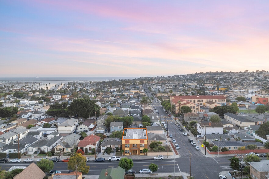 383 W 14th St, San Pedro, CA for sale - Building Photo - Image 2 of 14