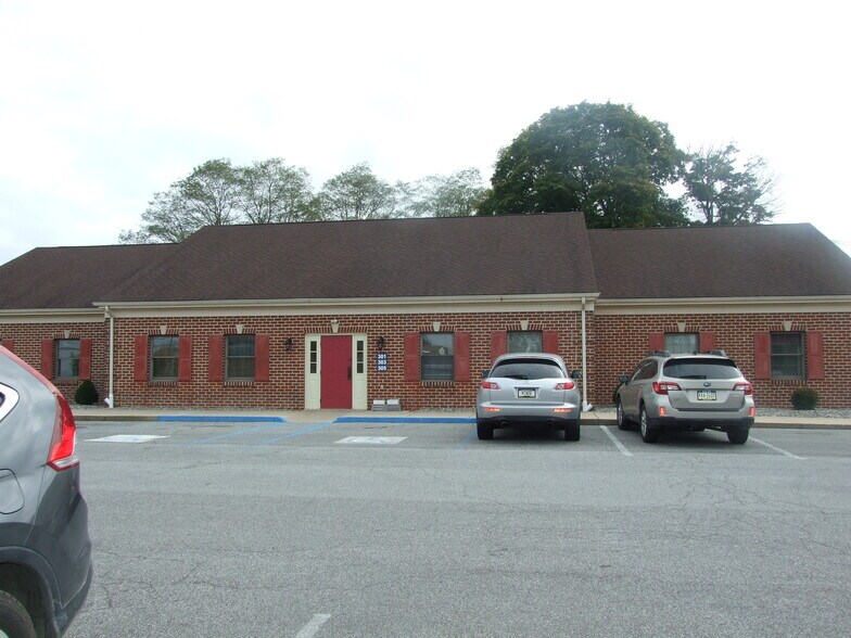 303 N 3rd St, Oxford, PA à louer - Photo du bâtiment - Image 2 de 3